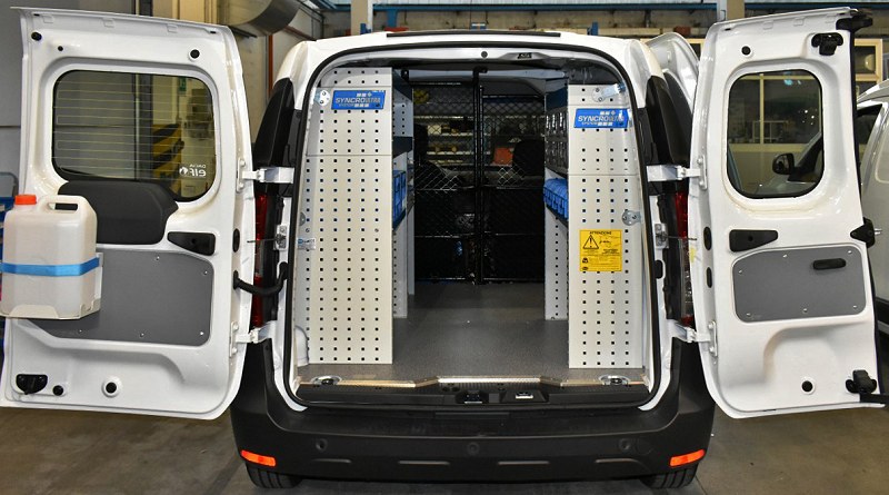 Dokker con estantes y contenedores de plástico Syncro México y Chile