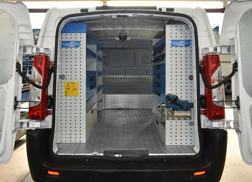 Escudo Fiat con plataforma de aluminio estriado y equipamiento Syncro Ultra México y Chile