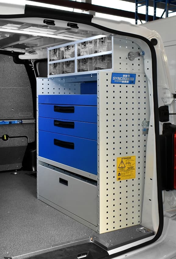 Jumpy equipado con mobiliario Syncro Ultra México y Chile