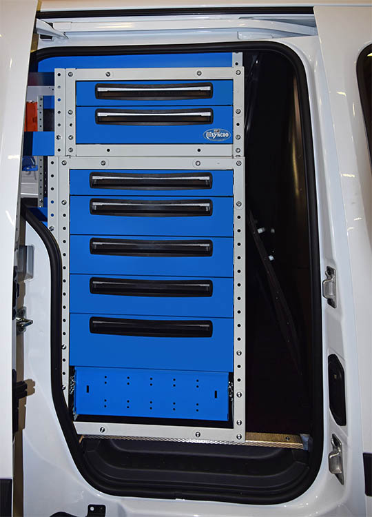 Cajones orientados hacia el exterior en Citan Syncro México y Chile