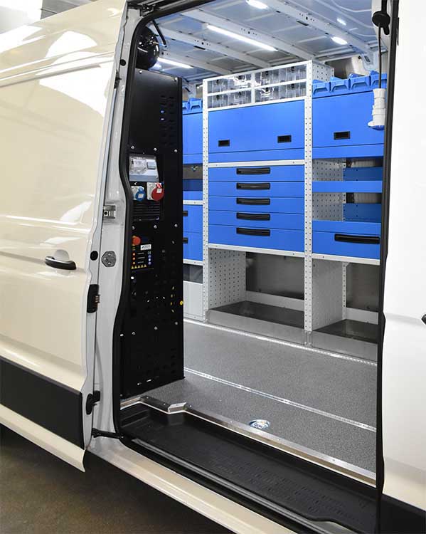 Crafter con máquina combinada generador compresor Syncro México y Chile