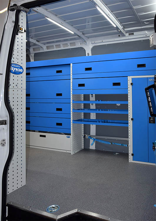 Daily con equipamiento Ultra visto desde la puerta lateral Syncro México y Chile