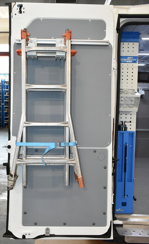 Portaescaleras en puerta Boxer Syncro México y Chile