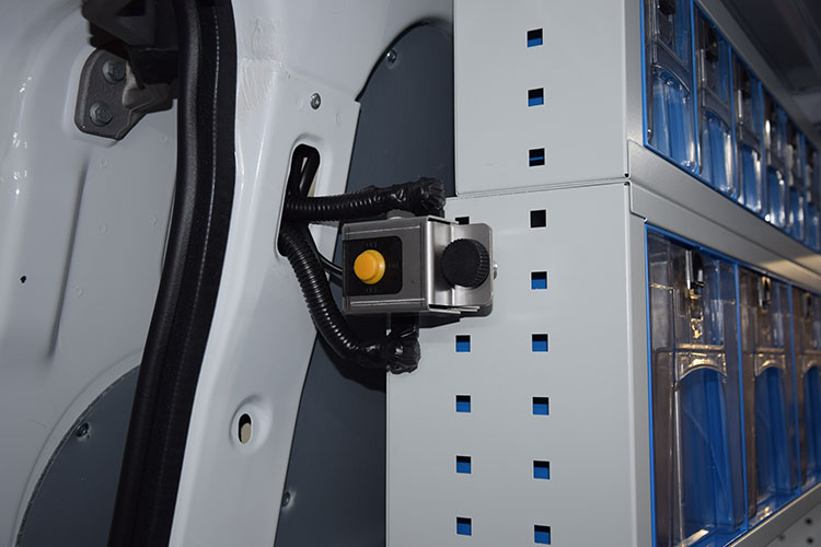 Interruptor a bordo de la Daily equipada por Syncro México y Chile