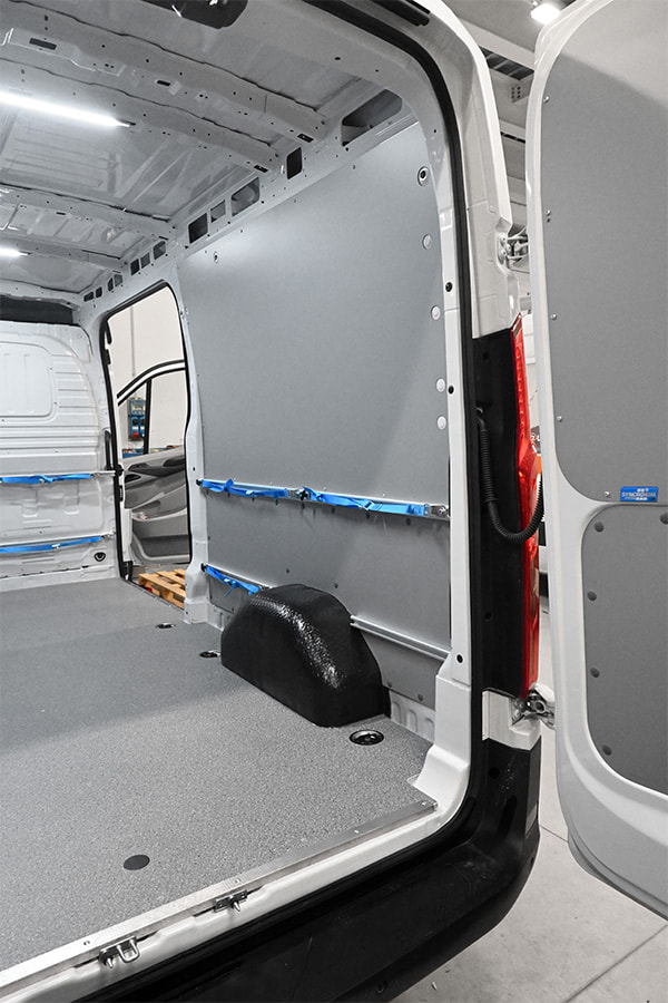 Sistemas de sujeción de carga para furgonetas Maxus Deliver9 de Syncro México y Chile