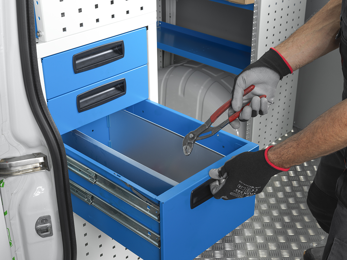 cajonera con extracción lateral y acceso desde la puerta lateral Syncro México y Chile