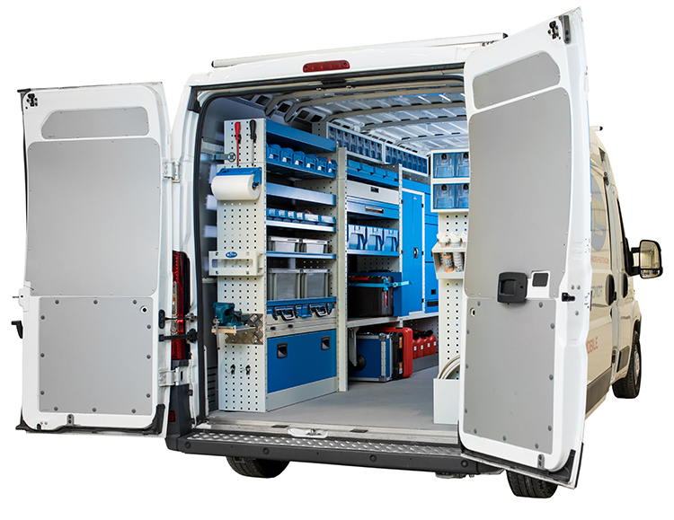 04_Furgoneta grande equipada y recortada Syncro México y Chile