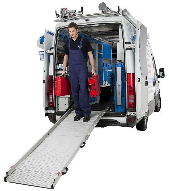 Plataformas de carga de varios modelos para vehículos comerciales Syncro México y Chile