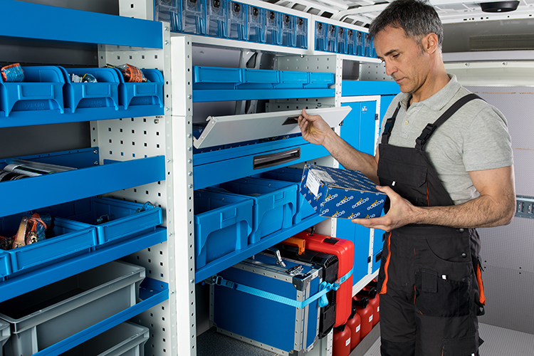 Estante con puerta de apertura total Syncro México y Chile