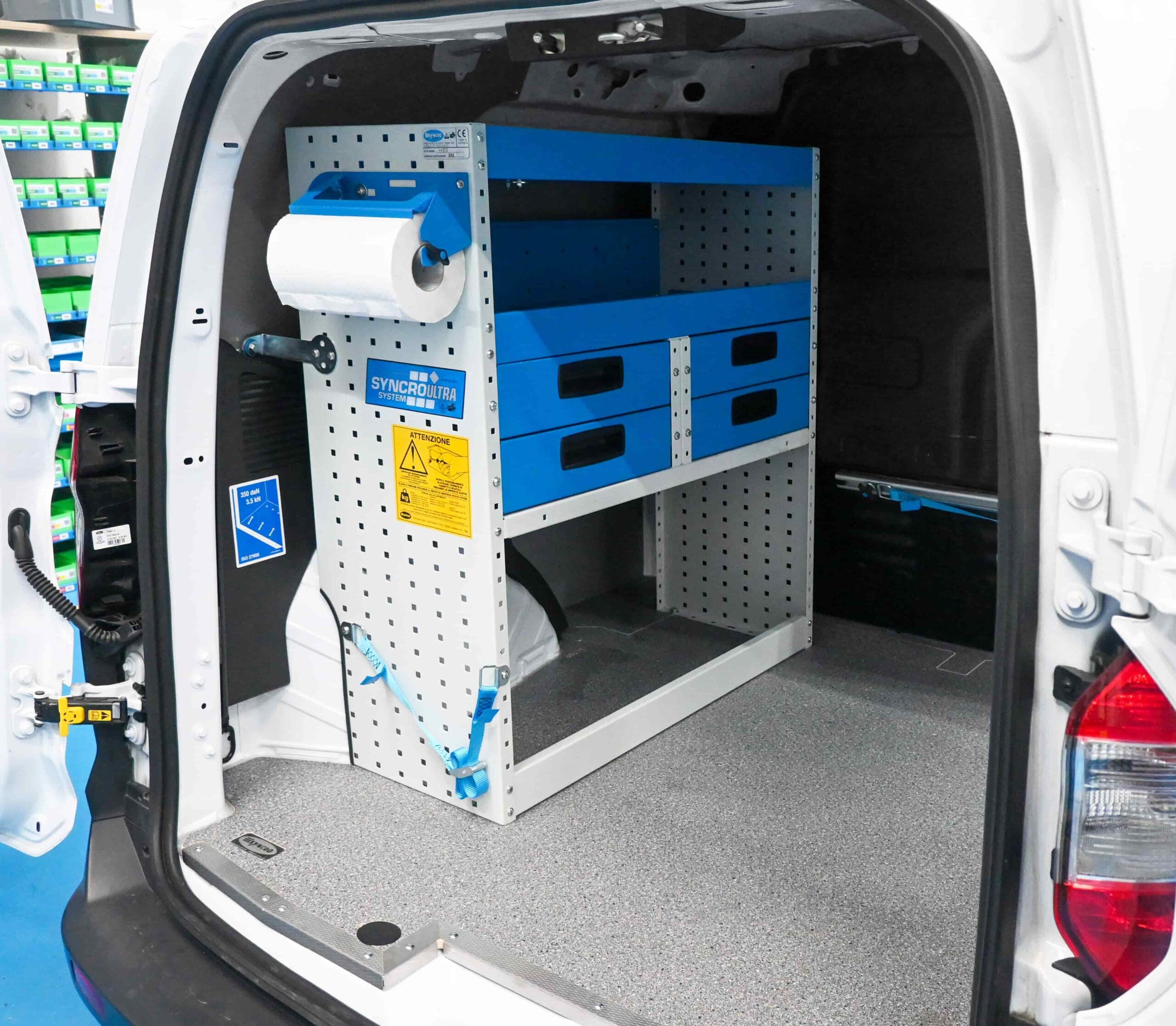 Courier equipado con Syncro México y Chile